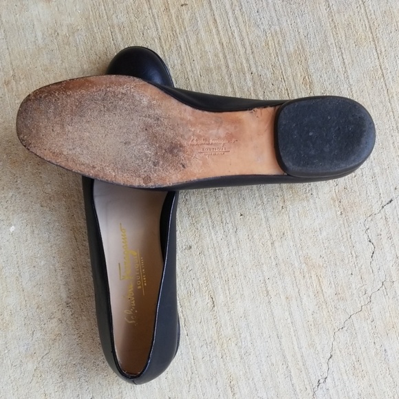 Size 9N Salvatore Ferragamo Black Loafers - Picture 8 of 8